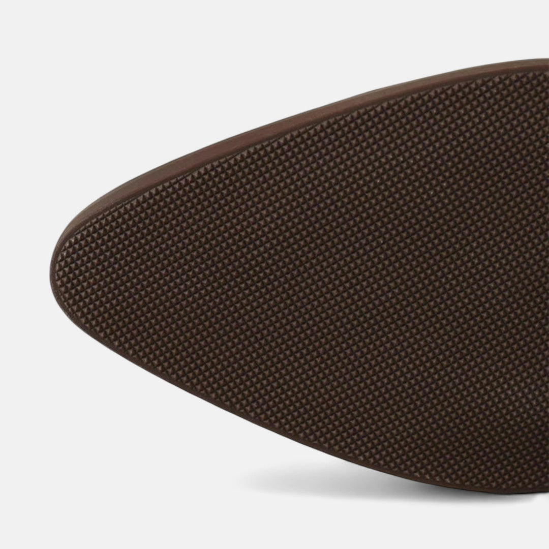 Камил - луксозни боти с нисък ток