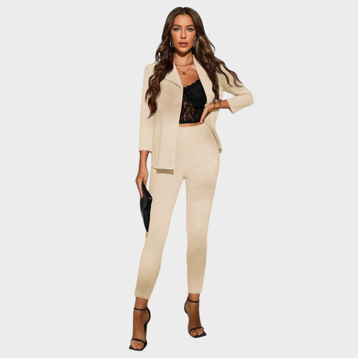 Соня – Елегантен Офисен Костюм