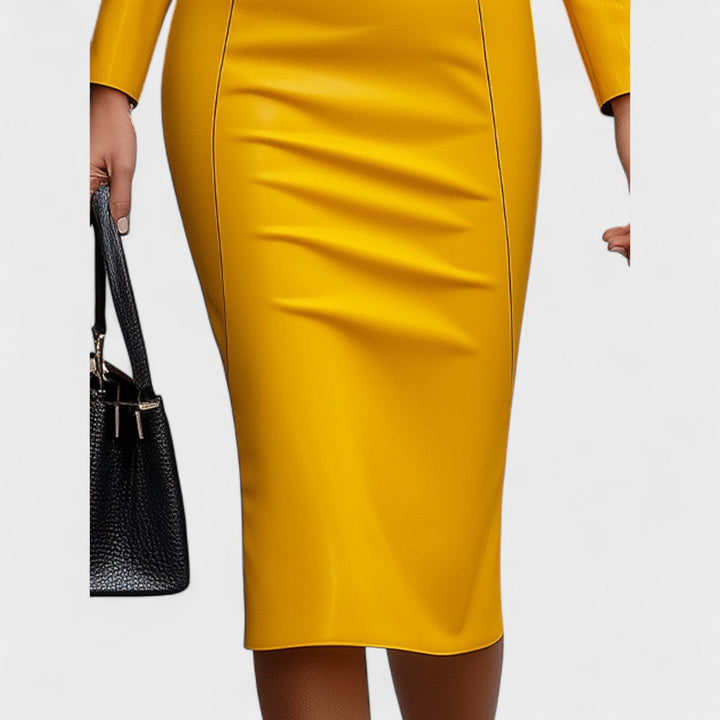 Лада - Тясна рокля от изкуствена кожа