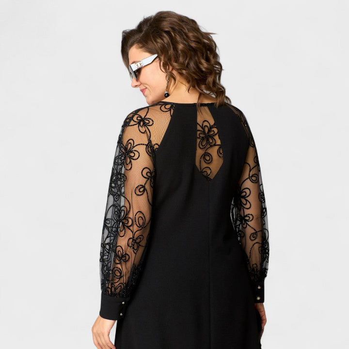 Даниела - Елегантна Чипкова Рокля