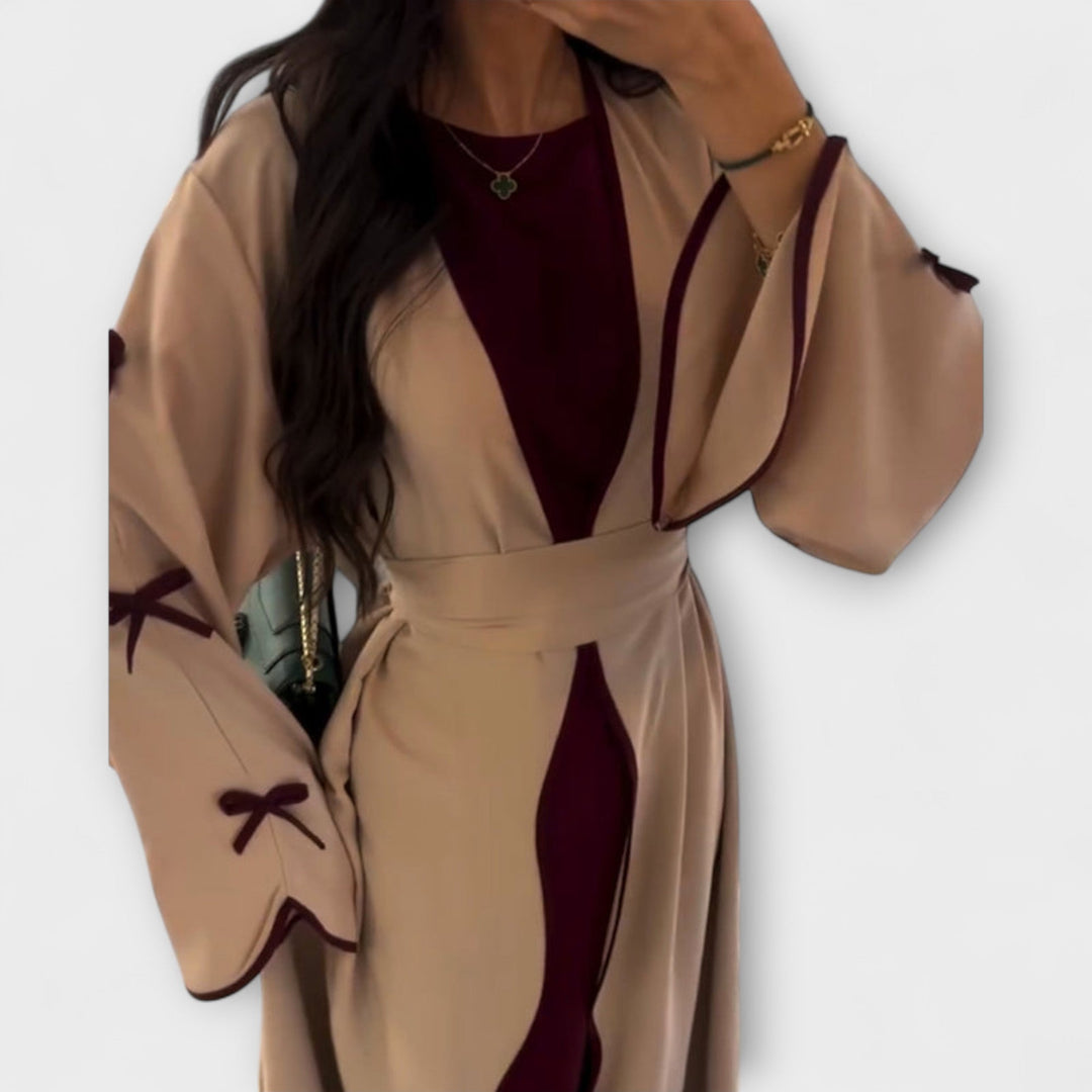 Стилен Кардиган и Рокля в Комбинация с Рейстра Декорация