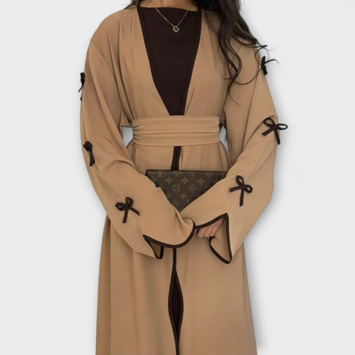 Стилен Кардиган и Рокля в Комбинация с Рейстра Декорация