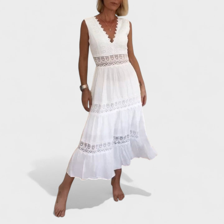 Елена - Елегантна Чипкова Рокля с V-Изрез