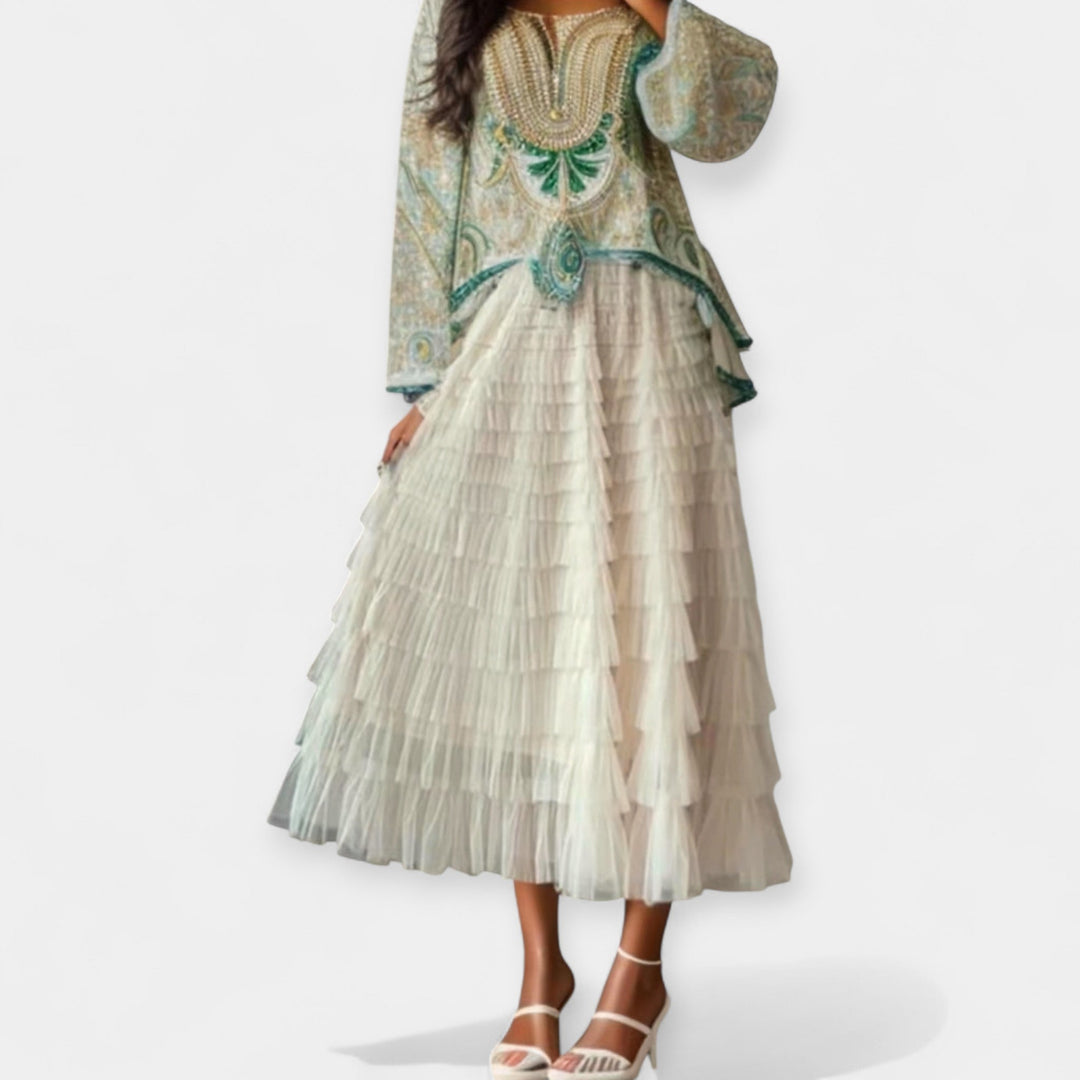 Елегантна пола с тюл и декоративни детайли