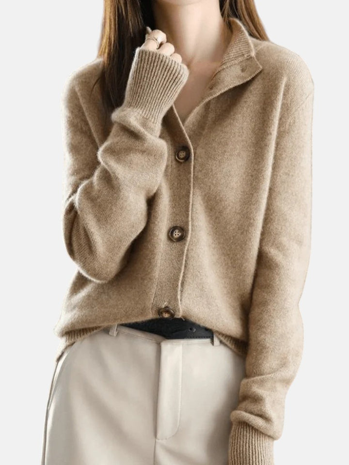 София  - бутон кардиган