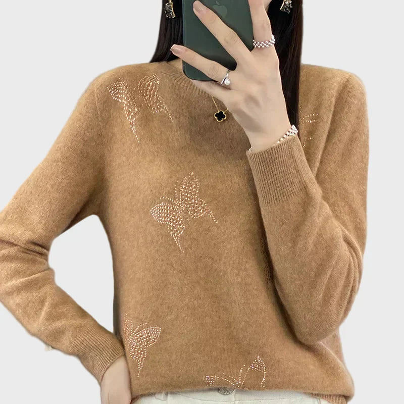 Анелия - Плетен Дамски Пуловер с Узор на Пеперуда