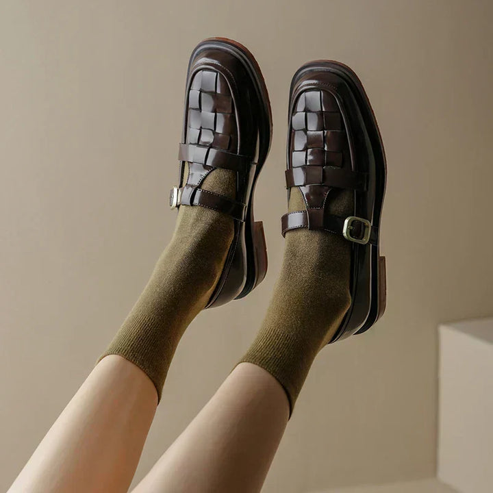 Исавa | Винтидж стил ретро обувки