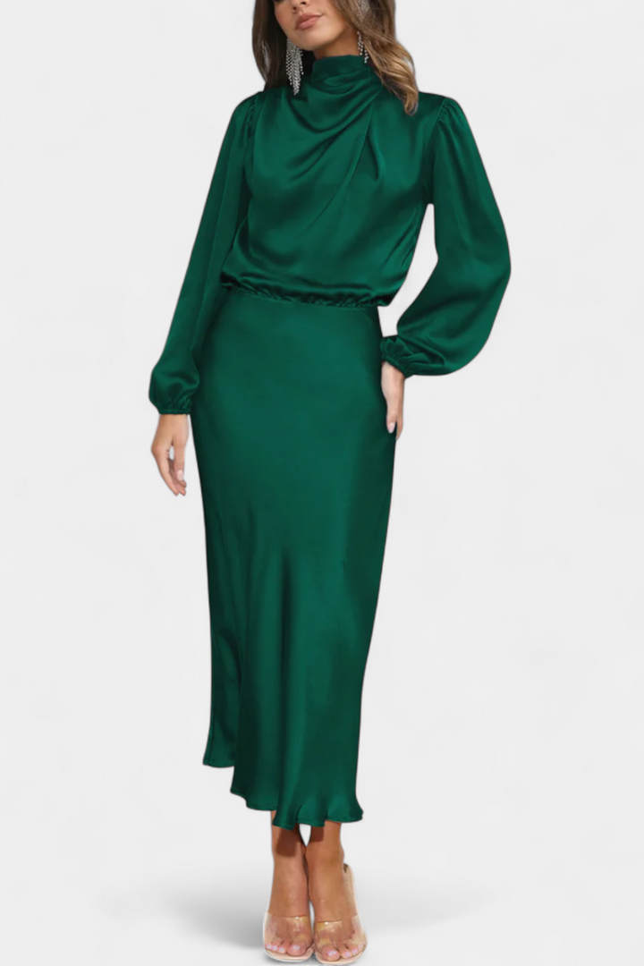 Мария Макси Рокля с Висок Яка и Цветни Детайли