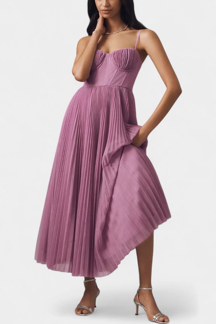 Нивес - Плисирана шифонена рокля с деколте във формата на сърце и оформен корсет