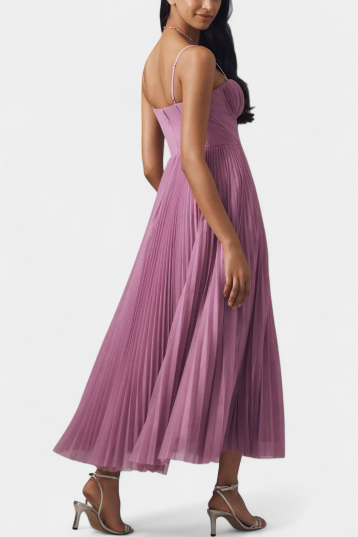 Нивес - Плисирана шифонена рокля с деколте във формата на сърце и оформен корсет